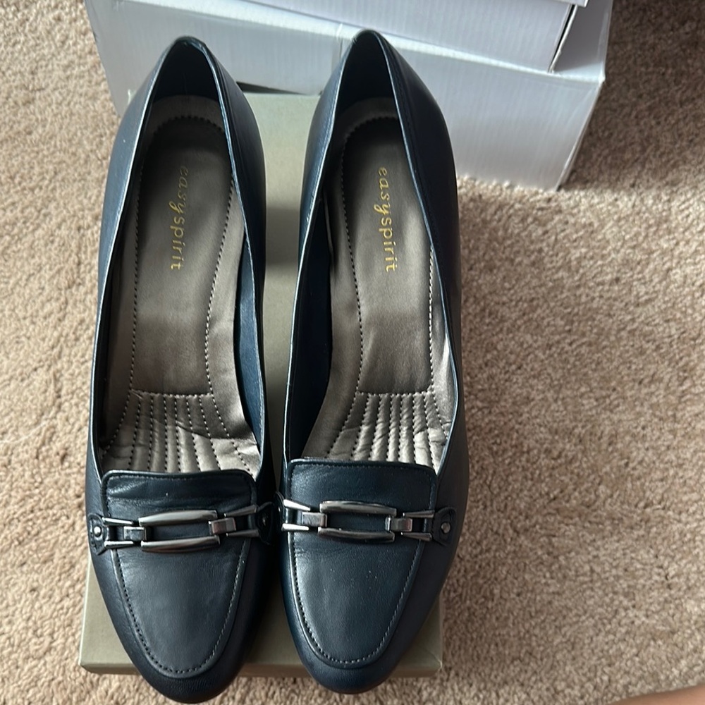 Easy Spirit Eszorana Navy Leather with Metal Detail